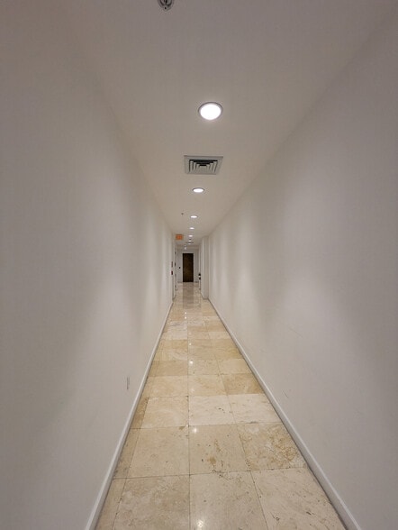 More Photos Of 2980 NE 207th St, Aventura Office Residential For Lease
