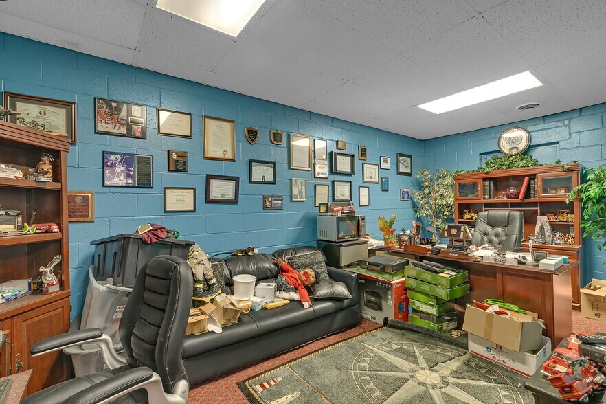 More Photos Of 227 E Mercury Blvd, Hampton General Retail For Sale