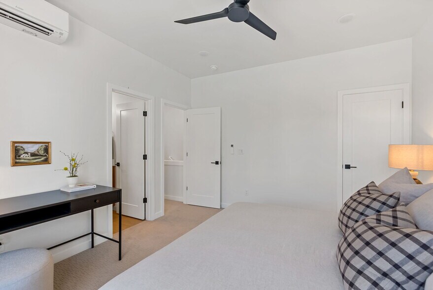 More Photos Of 127 NW Broadway St, Bend Apartments For Sale