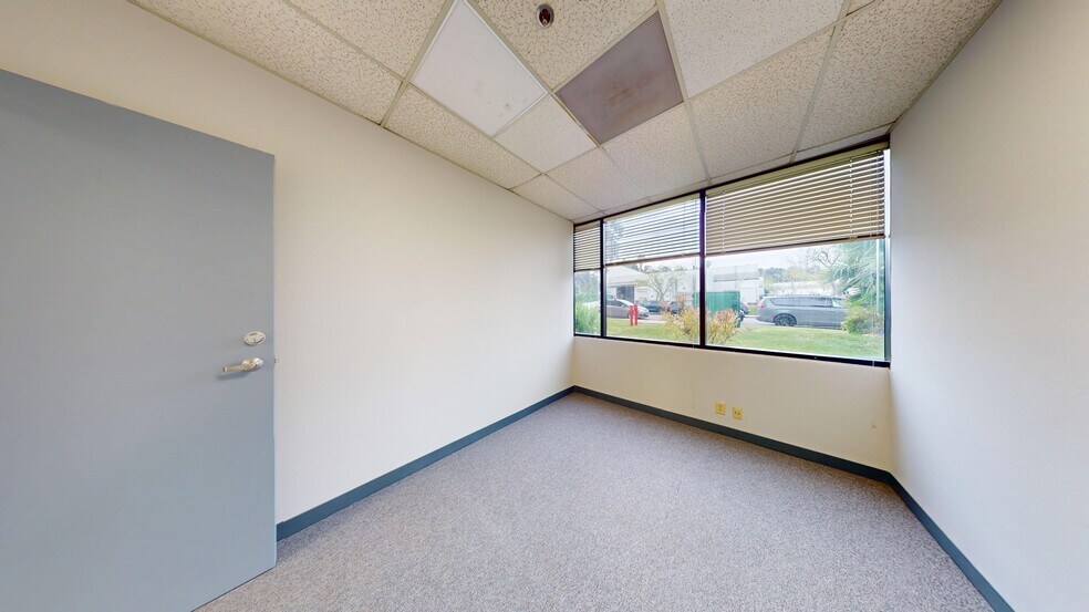 More Photos Of 1030 Calle Recodo, San Clemente Warehouse For Lease