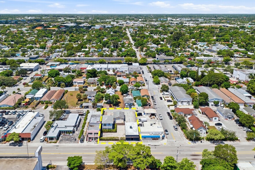 More Photos Of 527 N Dixie Hwy, Lake Worth Bar For Sale
