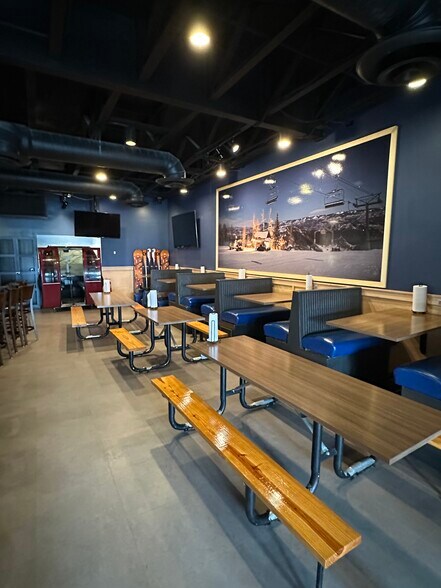 More Photos Of 4340 Main St, Mishawaka Restaurant For Sale