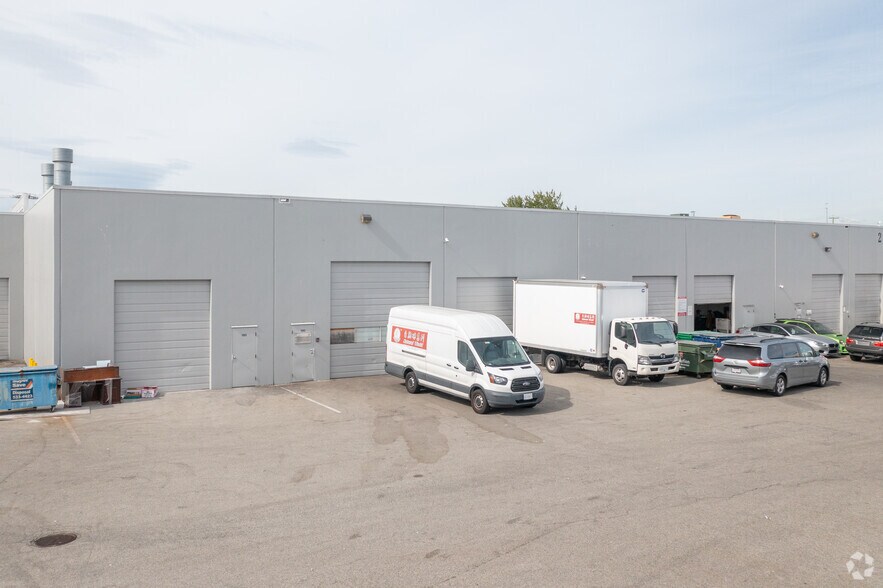 More Photos Of 2088 No. 5 Rd, Richmond Warehouse For Lease