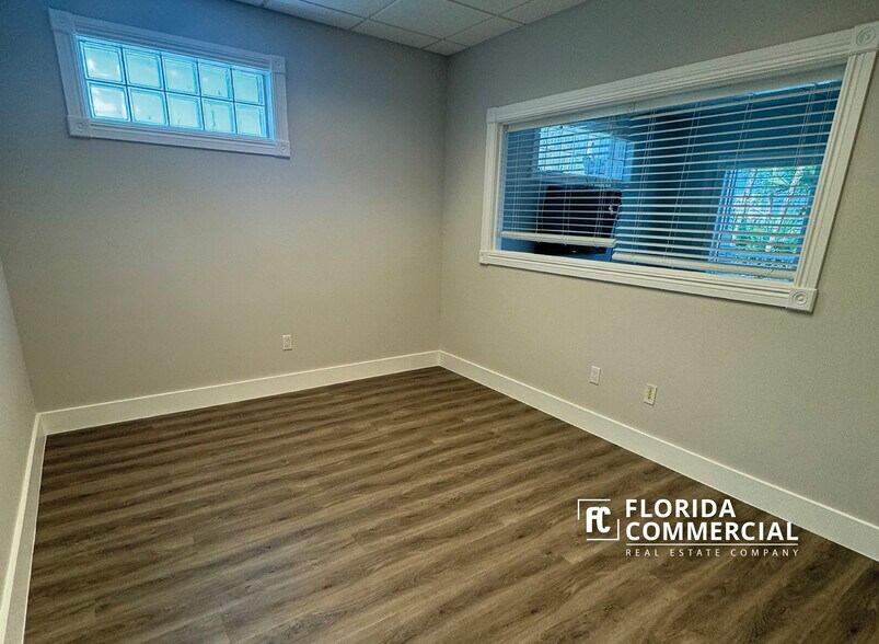 More Photos Of 1330 SE Federal Hwy, Stuart Office Residential For Lease