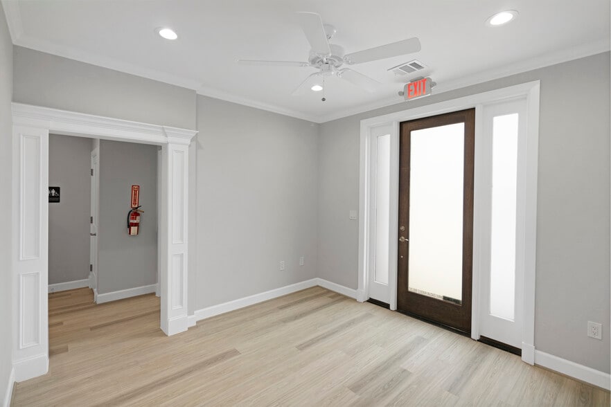 More Photos Of 7912 Preston Rd, Frisco General Retail For Lease