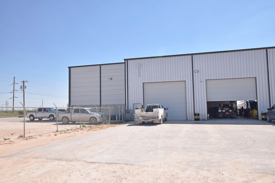 More Photos Of 2250 Dixie Blvd, Odessa Industrial For Sale