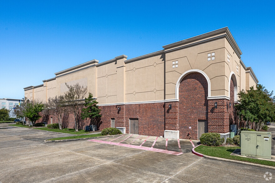 More Photos Of 2590 Citiplace Ct, Baton Rouge Freestanding For Lease