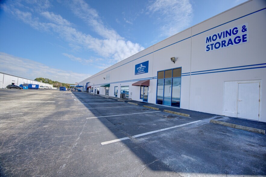 More Photos Of 6600 Youngerman Cir, Jacksonville Unknown For Lease