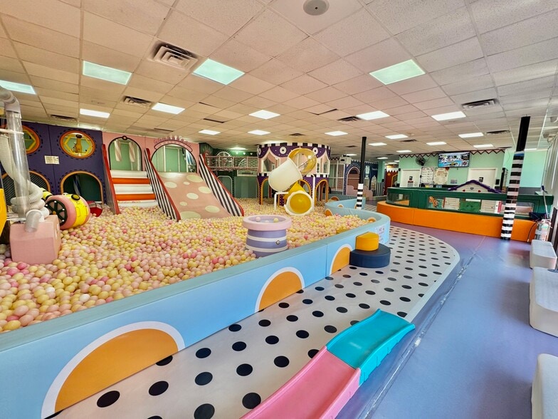 More Photos Of 1267 Forest Ave, Staten Island Storefront Retail Office For Lease