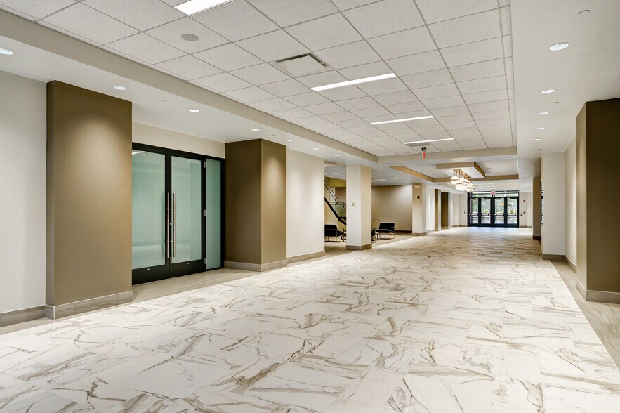 More Photos Of 3100 Easton Square Pl, Columbus Office For Lease