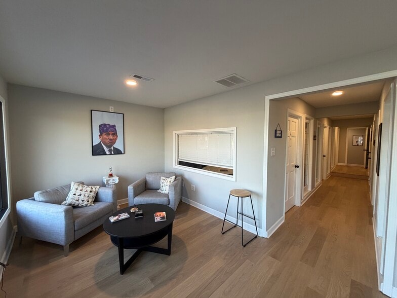More Photos Of 1507 N Main St, Franklin Medical For Sale