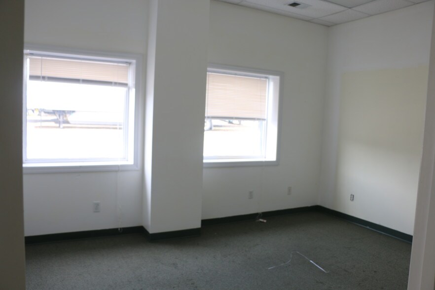 More Photos Of 1900 Morgantown Industrial Park Rd, Morgantown Warehouse For Sale