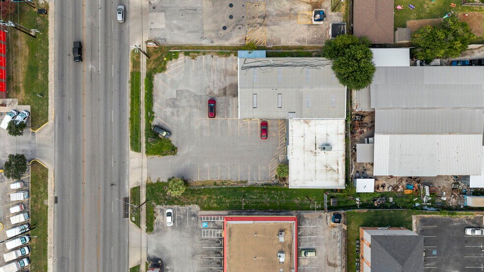 More Photos Of 5421 Grissom Rd, San Antonio Storefront For Lease