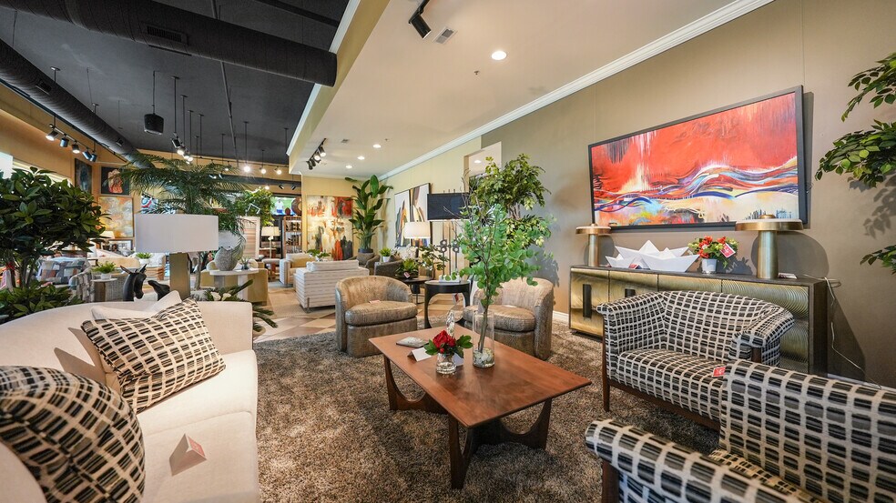 More Photos Of 2265 Bagnell Dam Blvd, Lake Ozark Office For Sale