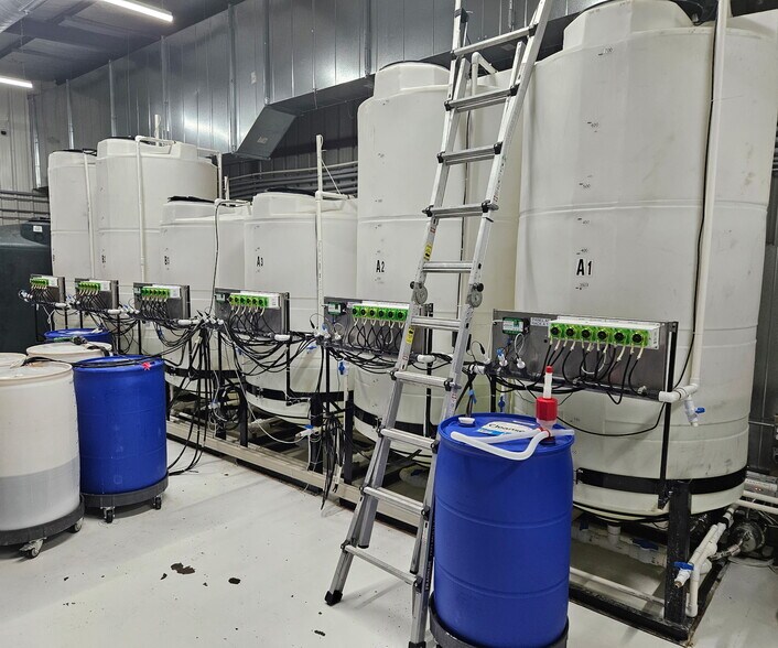 More Photos Of 609 Indian Rd, Seiling Auto Repair For Sale