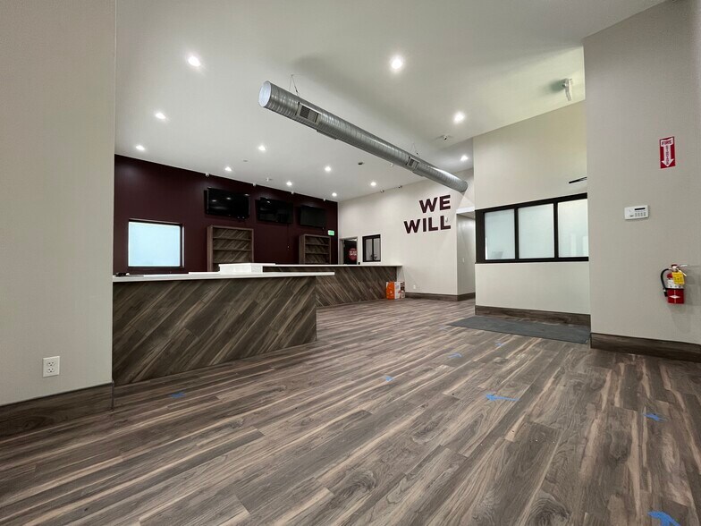 More Photos Of 85 University Dr, Amherst General Retail For Lease