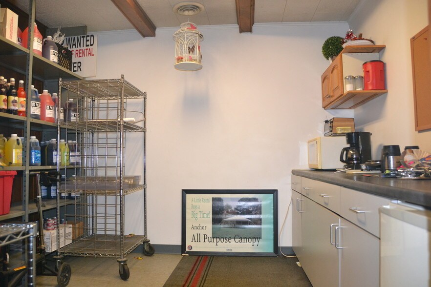 More Photos Of 318 N Milwaukee Ave, Wheeling Storefront For Lease