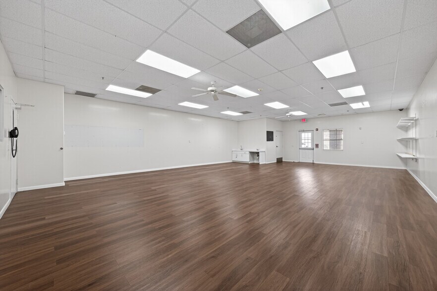 More Photos Of 8525 Queenston Blvd, Houston Freestanding For Sale