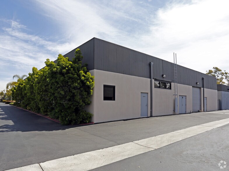 More Photos Of 3197 Airport Loop Dr, Costa Mesa Light Manufacturing For Lease