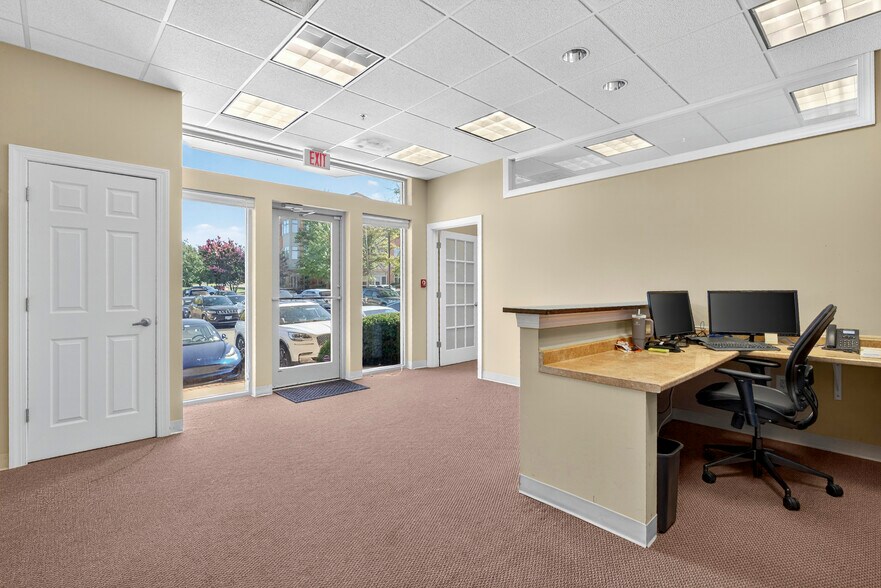 More Photos Of 46165 Westlake Dr, Sterling Medical For Sale