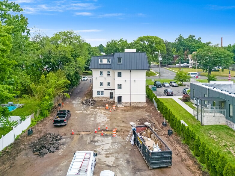 More Photos Of 639 Teaneck Rd, Teaneck Office For Lease