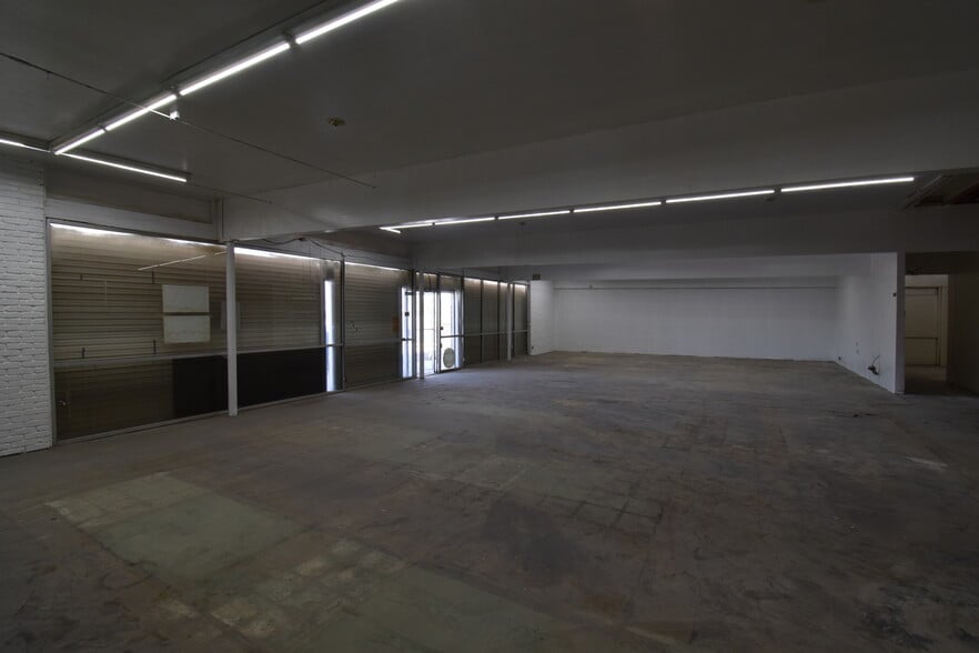 More Photos Of 9294 Mccombs St, El Paso Supermarket For Lease