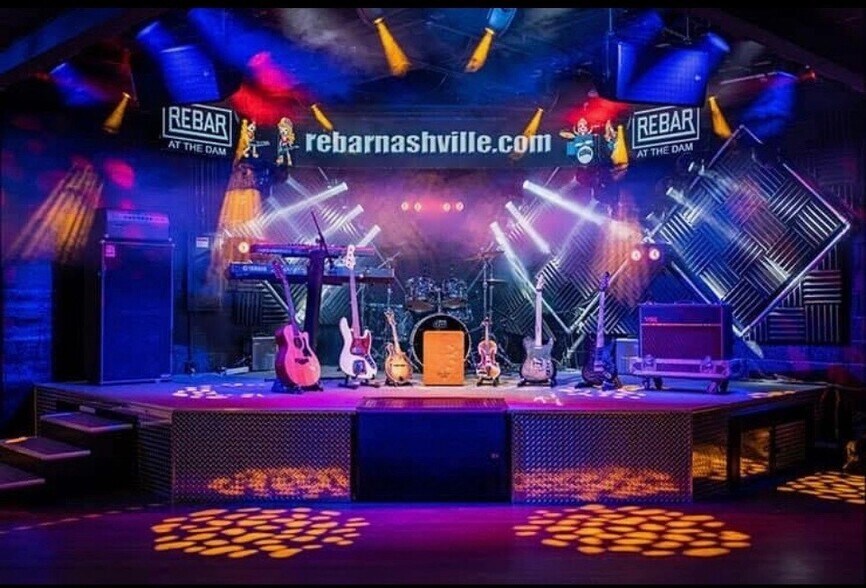 More Photos Of 3248 Blackwood Dr, Nashville Bar For Sale
