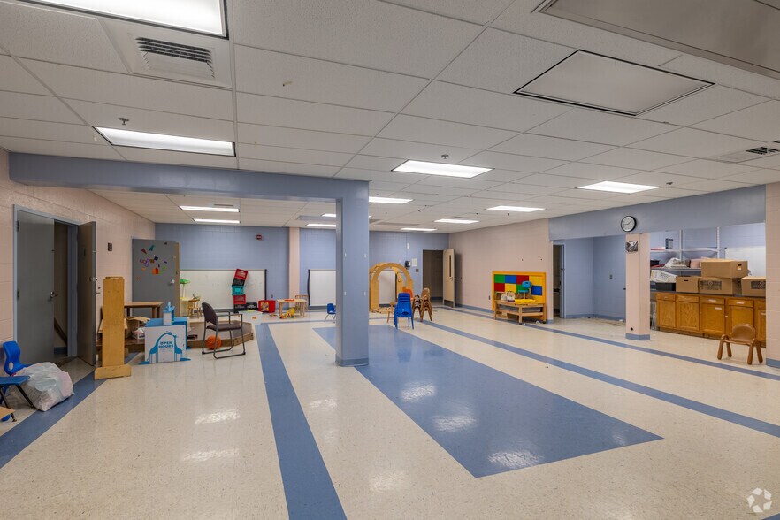 More Photos Of 3301 N Front St, Harrisburg Office For Sale