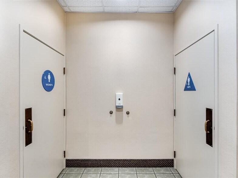 More Photos Of 1105 University St, Healdsburg Religious Facility For Sale