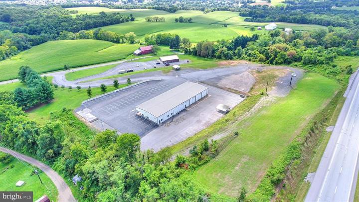 More Photos Of 57 W Shortcut Rd, Newport Showroom For Sale