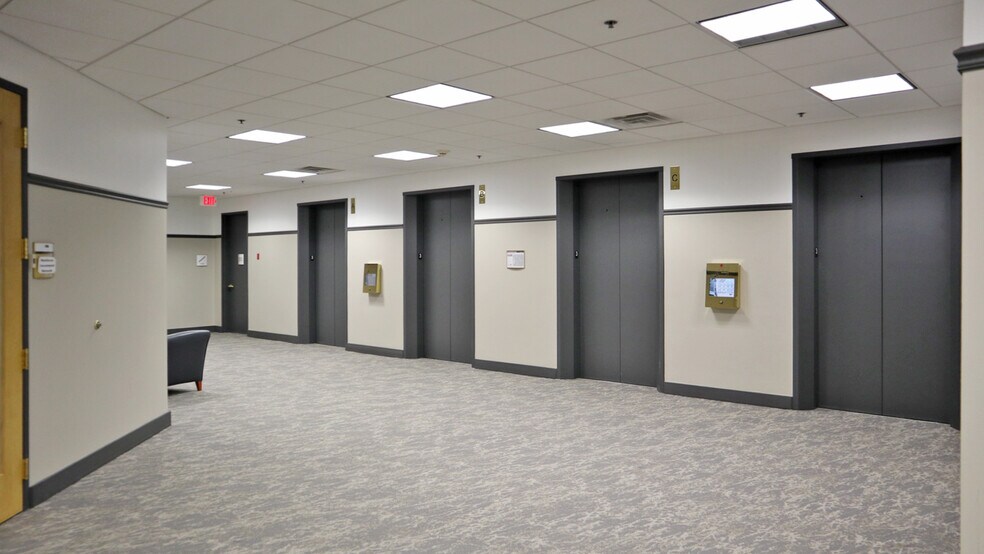 More Photos Of 80 Monroe Ave, Memphis Office For Lease