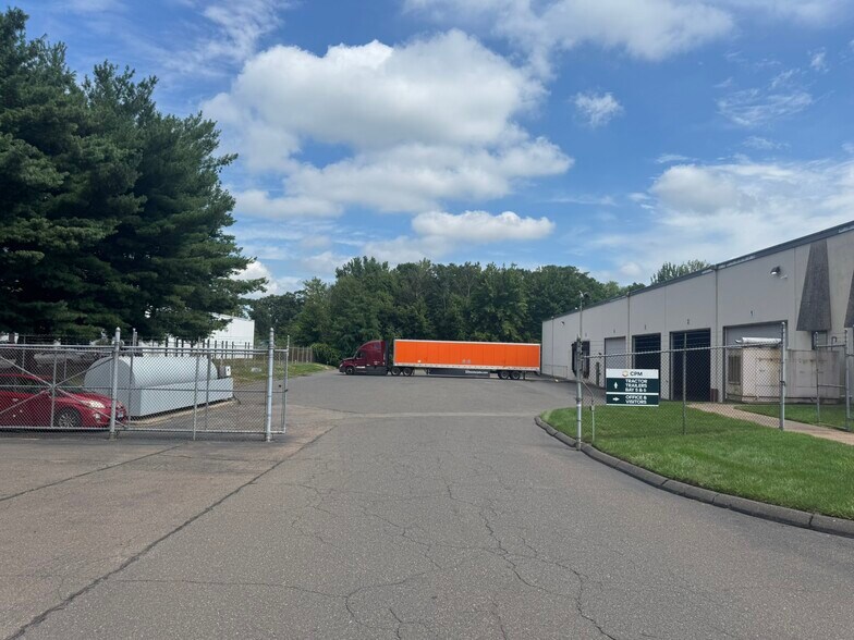 More Photos Of 85 S Satellite Rd, South Windsor Manufacturing For Lease