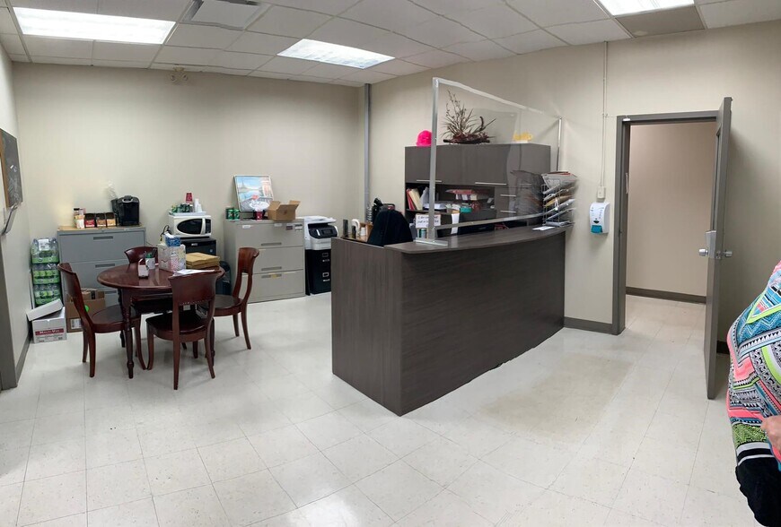 More Photos Of 3635-3675 Boul de la Grande-Allée, Boisbriand Flex For Lease