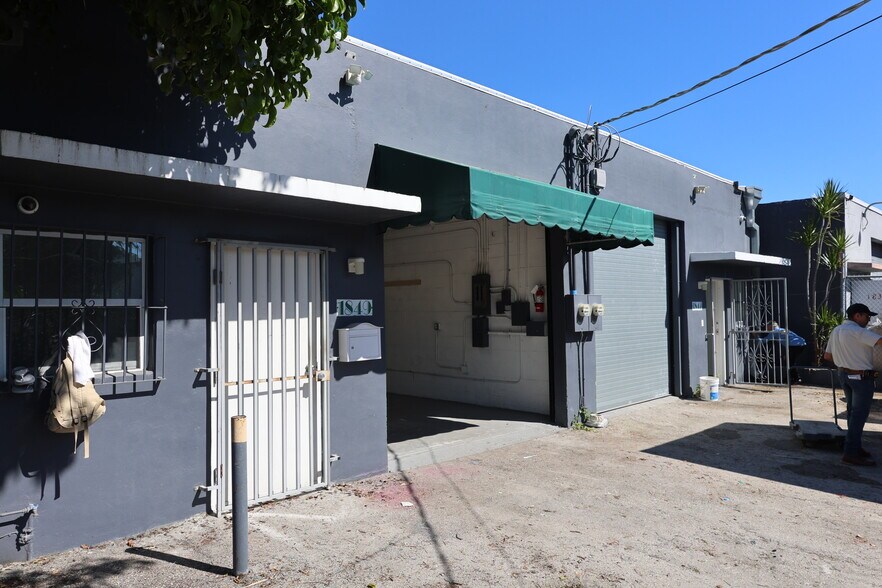 More Photos Of 1847 NW 21st St, Miami Warehouse For Lease
