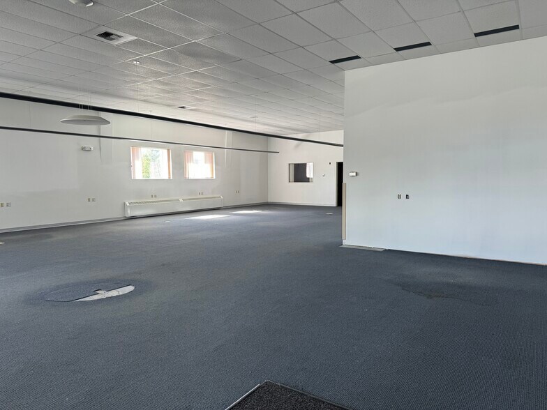 More Photos Of 151 Warehouse Dr, Soldotna Flex For Lease