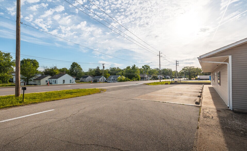 More Photos Of 404 MO-72, Rolla General Retail For Sale