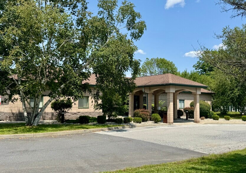More Photos Of 11 Crum Elbow Rd, Hyde Park Skilled Nursing Facility For Lease