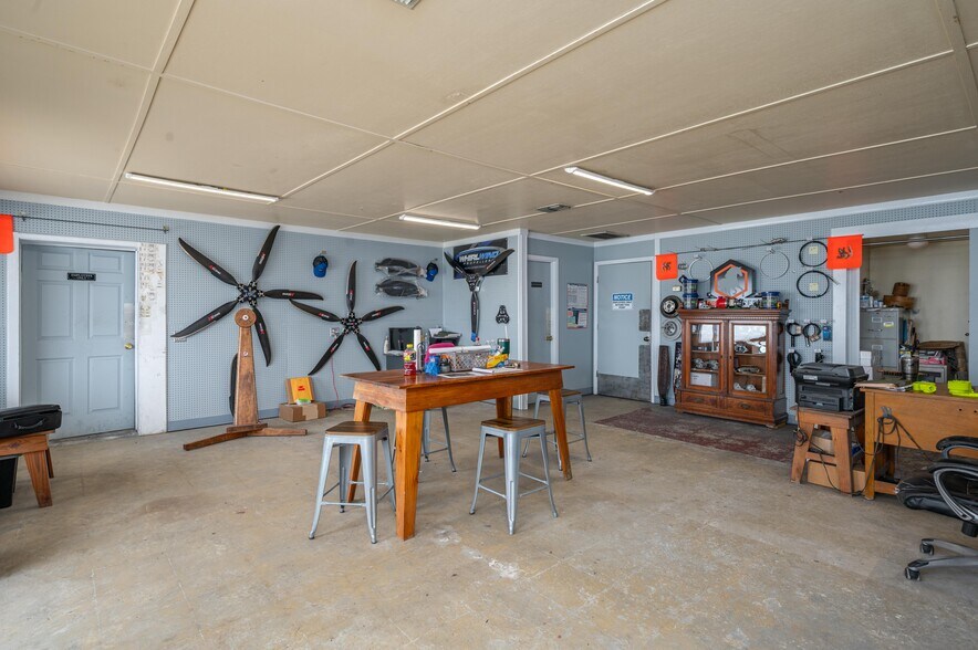 More Photos Of 19 Evergreen Dr, Lake Wales Freestanding For Sale