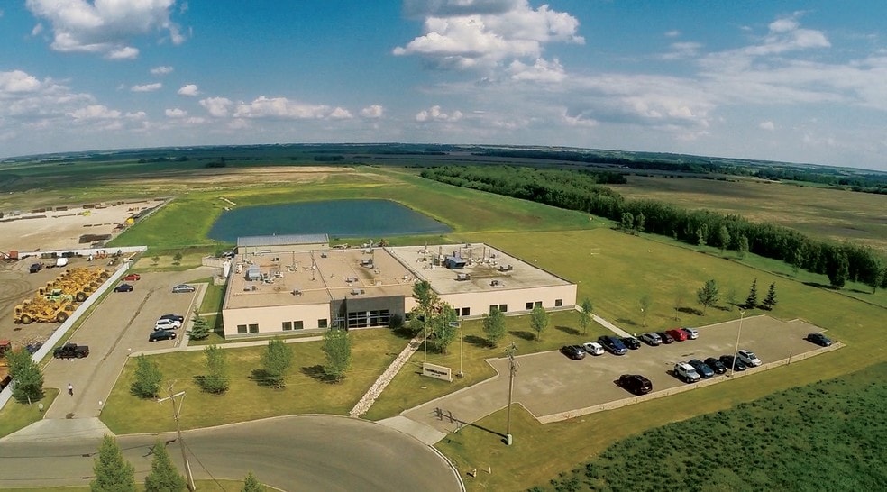 More Photos Of 8301 113th St, Fort Saskatchewan Flex For Sale