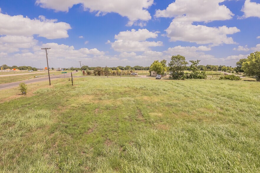 More Photos Of 1601 N Interstate 45, Palmer Land For Sale