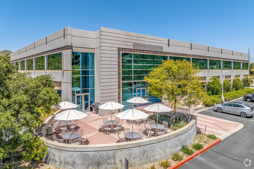 More Photos Of 27349 Agoura Rd, Calabasas Light Manufacturing For Lease