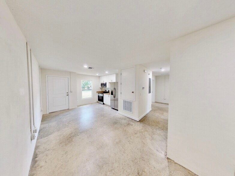 More Photos Of 2703 Avenue G, Fort Pierce Apartments For Sale