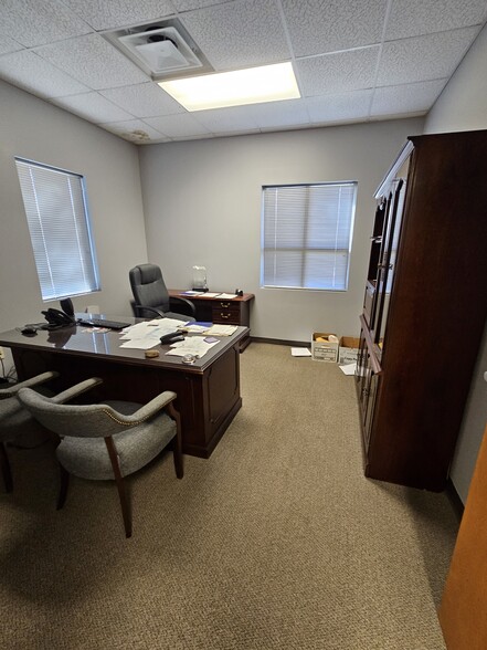 More Photos Of 256 Seaboard Ln, Franklin Medical For Lease