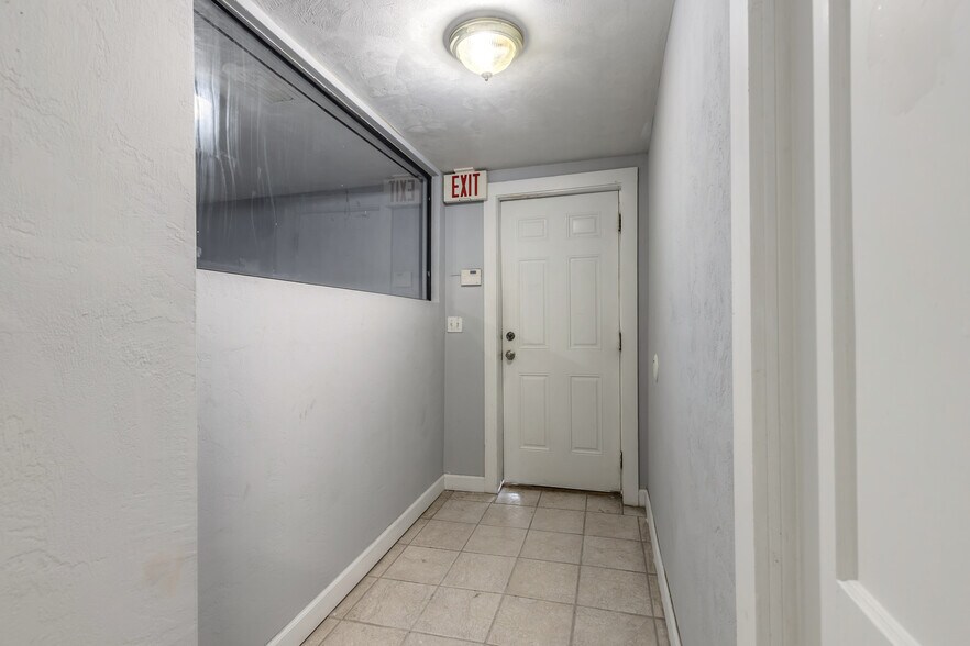 More Photos Of 529 Ridgewood Ave, Daytona Beach Freestanding For Lease