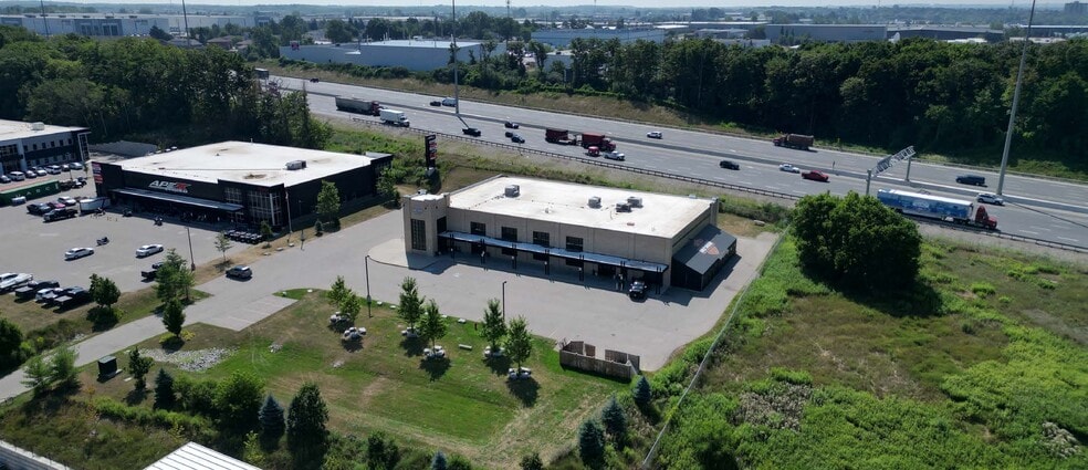 More Photos Of 310 Holiday Inn Dr, Cambridge Auto Dealership For Sale