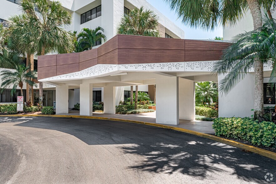 More Photos Of 1900 NW Corporate Blvd, Boca Raton Unknown For Lease