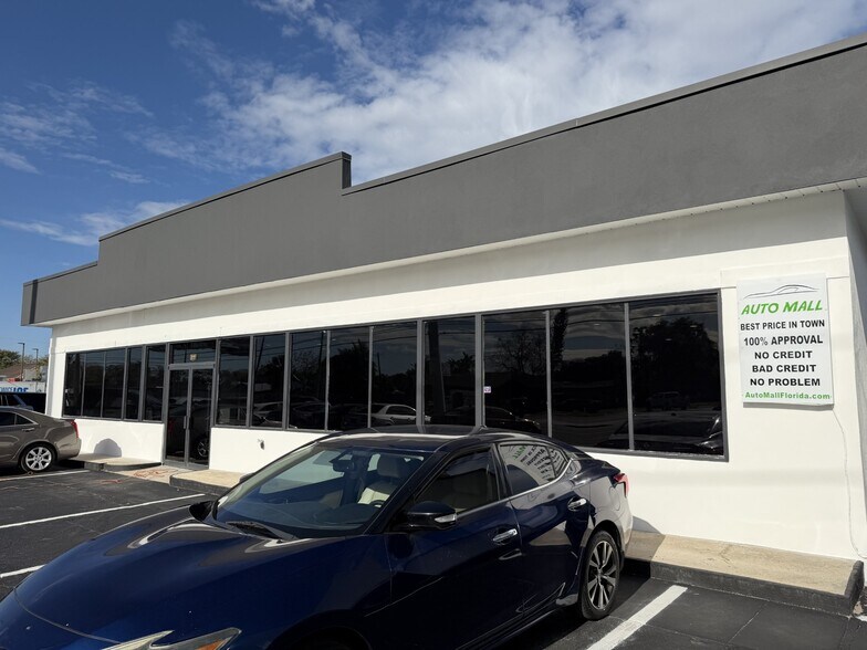 More Photos Of 5005 Edgewater Dr, Orlando Convenience Store For Sale