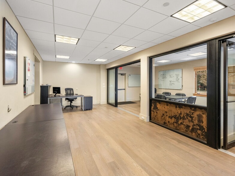 More Photos Of 36 Center Ln, Big Sky Office For Lease