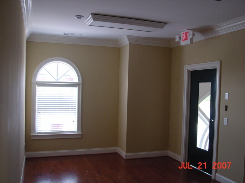 More Photos Of 5400 Laurel Springs Pky, Suwanee Office Residential For Lease