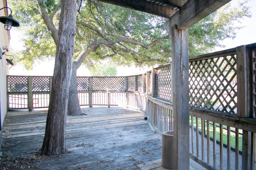 More Photos Of 1801 N Plano Rd, Richardson Specialty For Lease